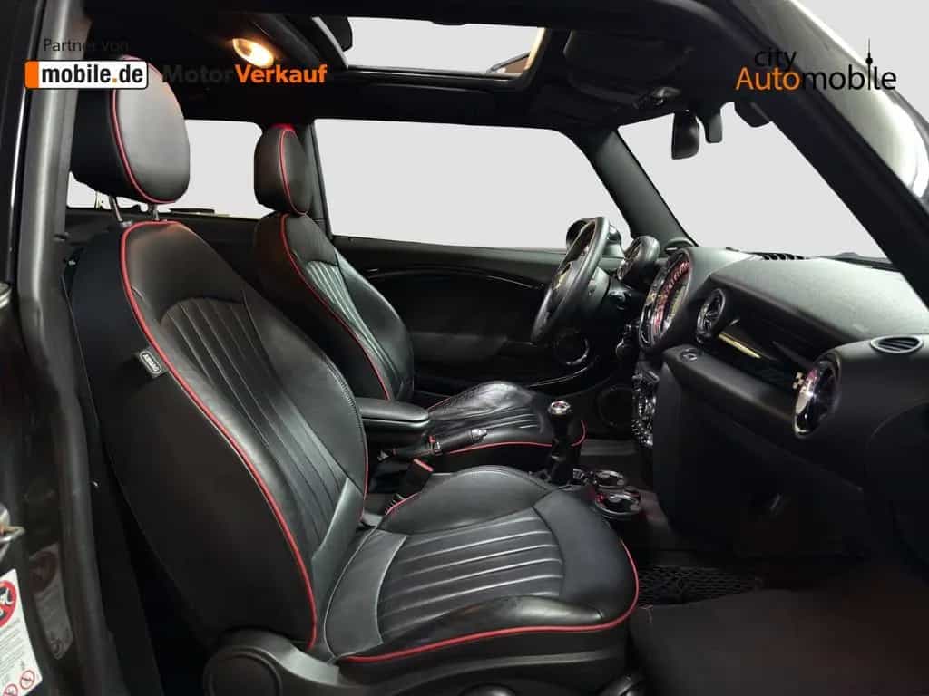 MINI John Cooper Works JOHN_COOPER_WORKS/Scheckheftgf/PANO/NAVI./SHZ/BT 04/2012-photo-22
