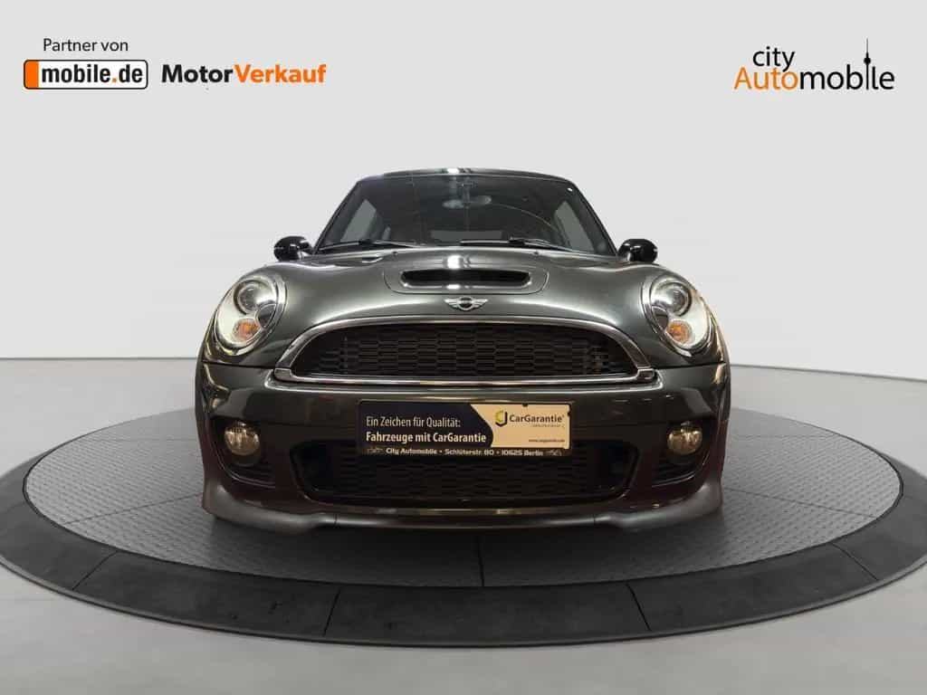 MINI John Cooper Works JOHN_COOPER_WORKS/Scheckheftgf/PANO/NAVI./SHZ/BT 04/2012-photo-9