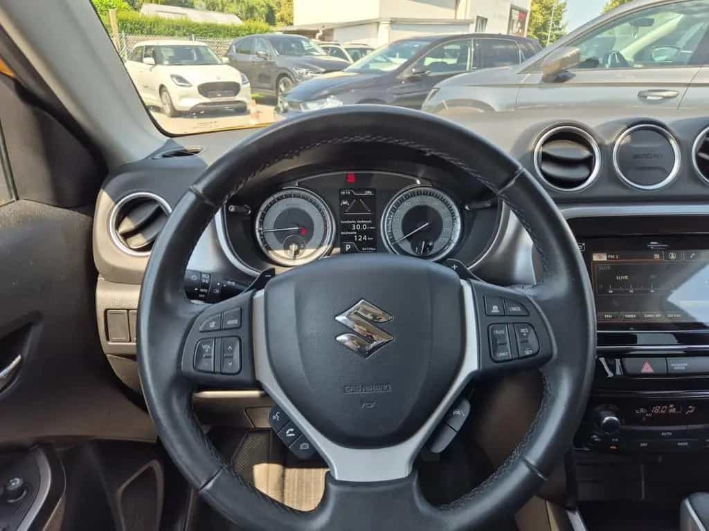 Suzuki Vitara 1.4 DITC 4x2 Comfort NAVI LED ACC 12/2021-photo-11