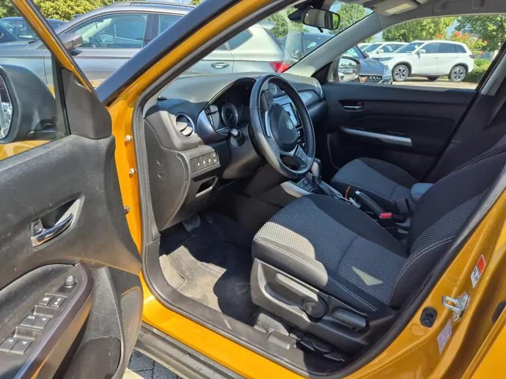 Suzuki Vitara 1.4 DITC 4x2 Comfort NAVI LED ACC 12/2021-photo-5