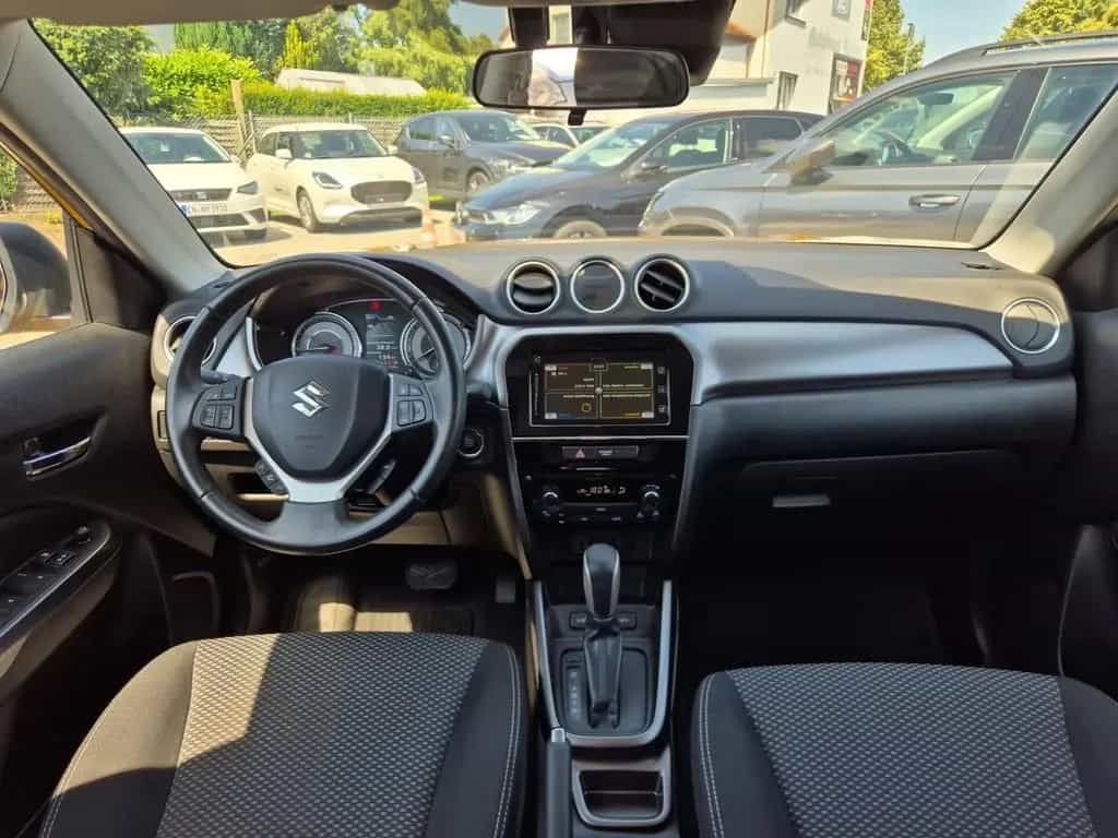 Suzuki Vitara 1.4 DITC 4x2 Comfort NAVI LED ACC 12/2021-photo-7