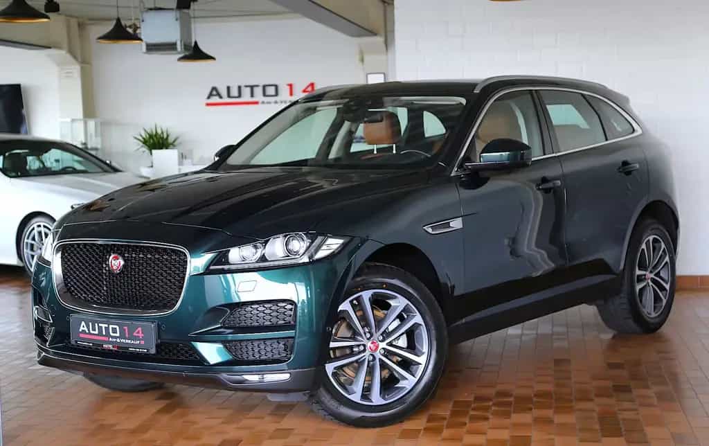 Jaguar F-Pace 20d Portfolio Navi Panorama HUD Kamera 01/2018-photo-0