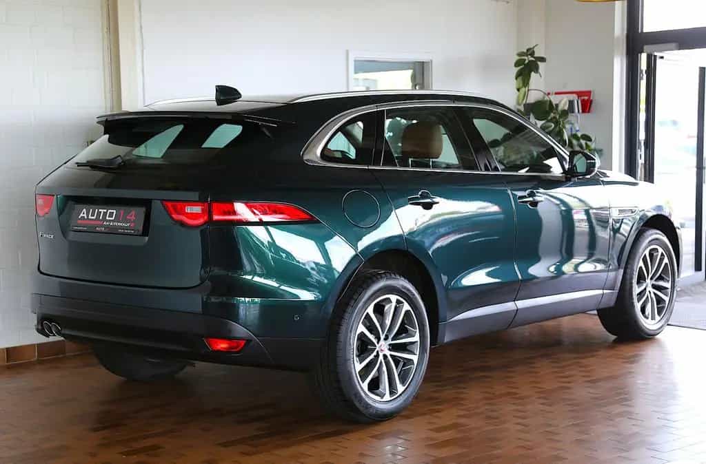 Jaguar F-Pace 20d Portfolio Navi Panorama HUD Kamera 01/2018-photo-1