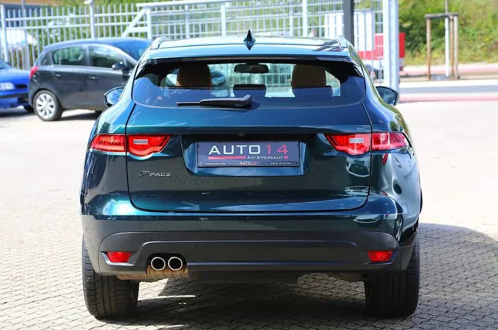 Jaguar F-Pace 20d Portfolio Navi Panorama HUD Kamera 01/2018-photo-10