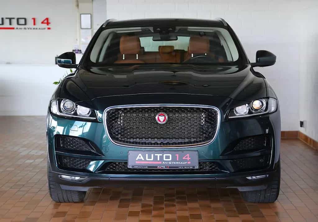 Jaguar F-Pace 20d Portfolio Navi Panorama HUD Kamera 01/2018-photo-2