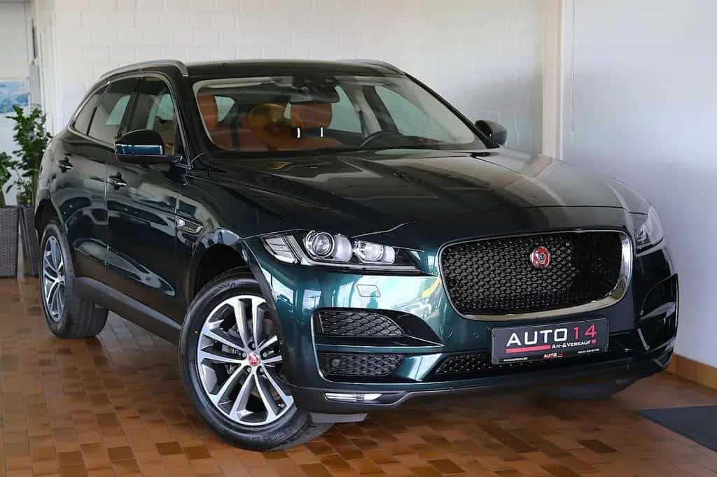 Jaguar F-Pace 20d Portfolio Navi Panorama HUD Kamera 01/2018-photo-3