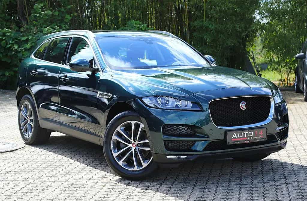 Jaguar F-Pace 20d Portfolio Navi Panorama HUD Kamera 01/2018-photo-5