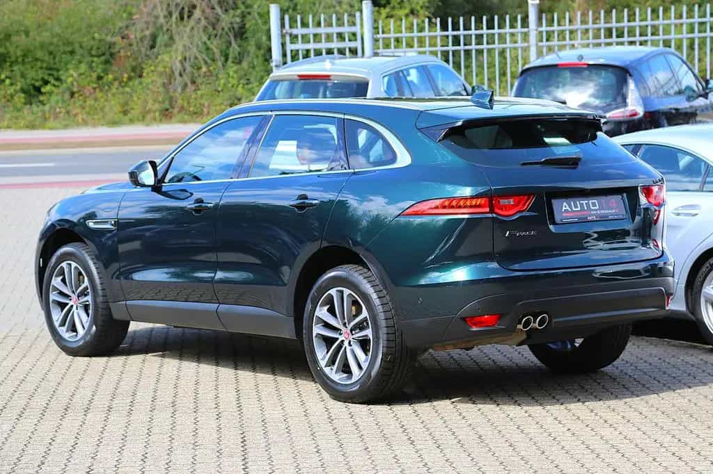 Jaguar F-Pace 20d Portfolio Navi Panorama HUD Kamera 01/2018-photo-9