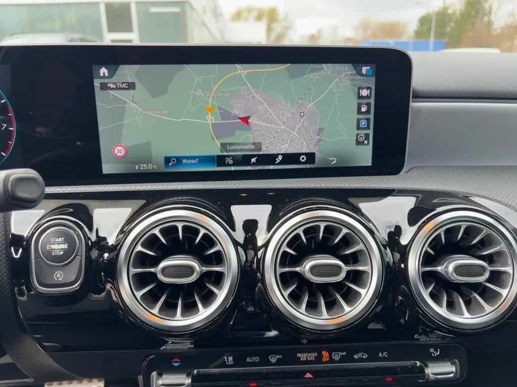 Mercedes-Benz A-Class 220 AMG/PanoDach/LED/PremiumNavi/Night-Paket 09/2019-photo-11