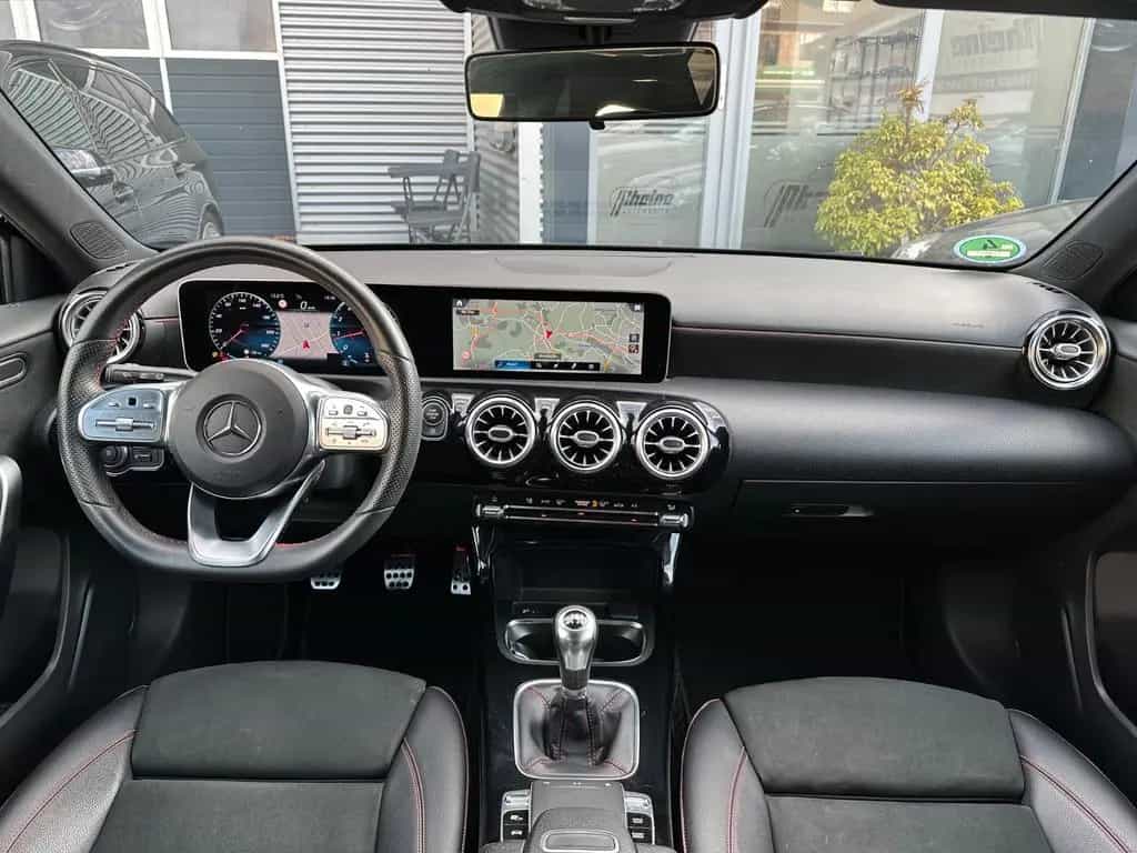 Mercedes-Benz A-Class 180*AMG*NIGHT*WIDESCREEN*MBUX*LED*ALCANTARA* 04/2019-photo-13