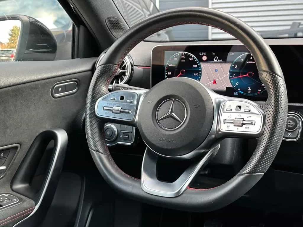 Mercedes-Benz A-Class 180*AMG*NIGHT*WIDESCREEN*MBUX*LED*ALCANTARA* 04/2019-photo-16