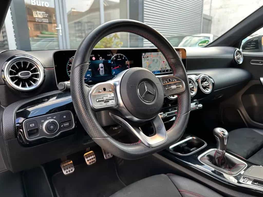Mercedes-Benz A-Class 180*AMG*NIGHT*WIDESCREEN*MBUX*LED*ALCANTARA* 04/2019-photo-18