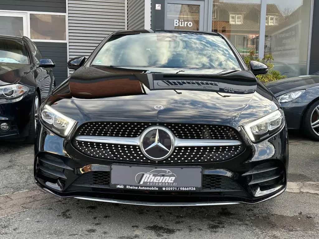 Mercedes-Benz A-Class 180*AMG*NIGHT*WIDESCREEN*MBUX*LED*ALCANTARA* 04/2019-photo-2
