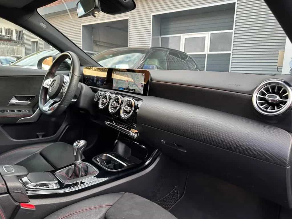 Mercedes-Benz A-Class 180*AMG*NIGHT*WIDESCREEN*MBUX*LED*ALCANTARA* 04/2019-photo-26