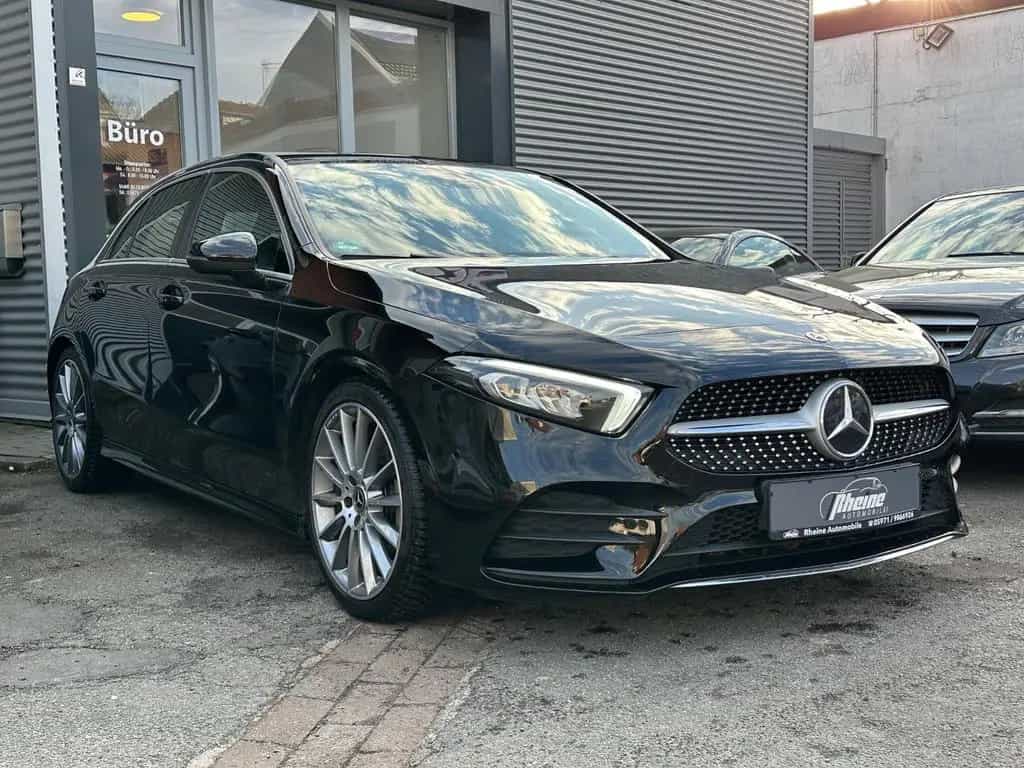 Mercedes-Benz A-Class 180*AMG*NIGHT*WIDESCREEN*MBUX*LED*ALCANTARA* 04/2019-photo-3