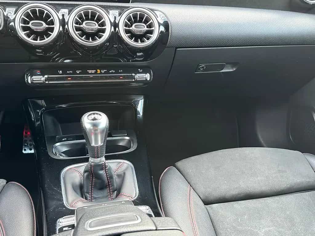 Mercedes-Benz A-Class 180*AMG*NIGHT*WIDESCREEN*MBUX*LED*ALCANTARA* 04/2019-photo-30
