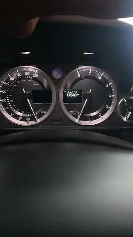 Aston Martin V8 Vantage Roadster 4.7l 07/2014-photo-14