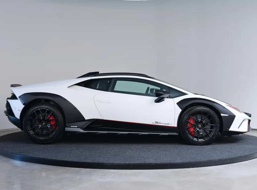 Lamborghini Huracán Sterrato 01/2026-photo-17