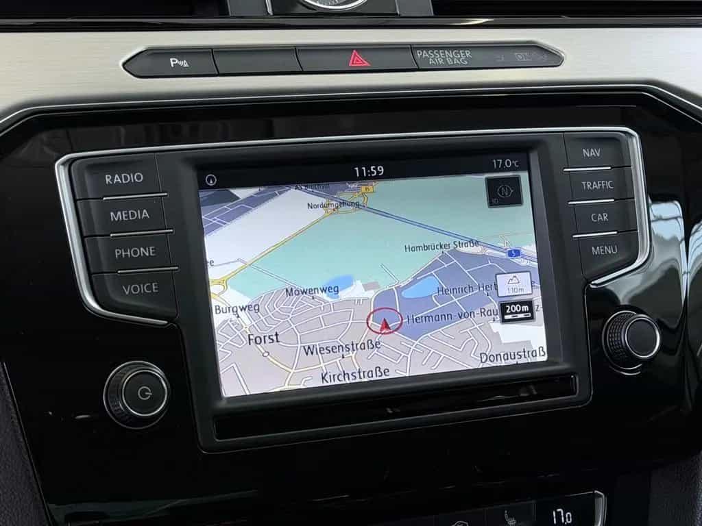 Volkswagen Passat Highline Aut.*1.Hand*ACC*Virtuel*Kamera* 03/2018-photo-25