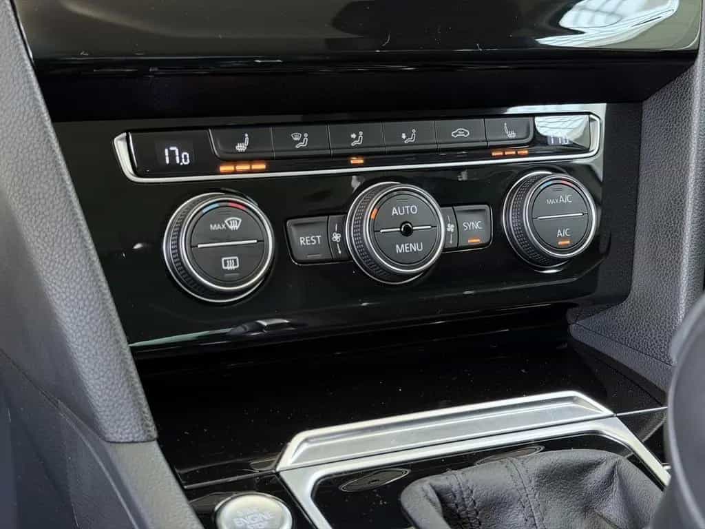 Volkswagen Passat Highline Aut.*1.Hand*ACC*Virtuel*Kamera* 03/2018-photo-29