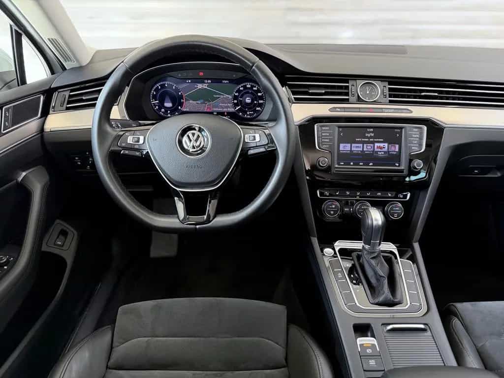 Volkswagen Passat Highline Aut.*1.Hand*ACC*Virtuel*Kamera* 03/2018-photo-38