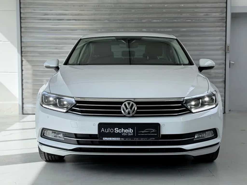 Volkswagen Passat Highline Aut.*1.Hand*ACC*Virtuel*Kamera* 03/2018-photo-4