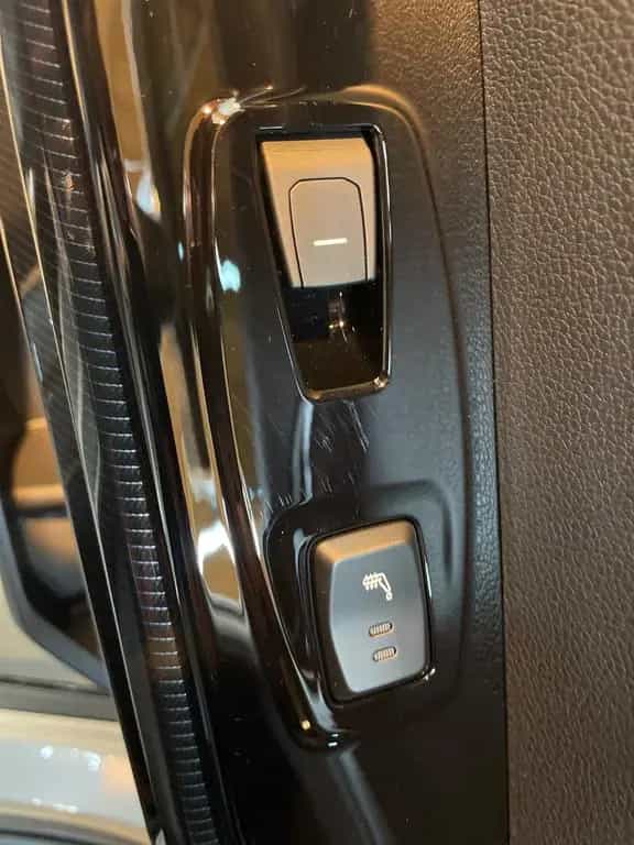 KGM Actyon 1.5 LUX Automatik /4WD/Allrad zweifarbig null-photo-15