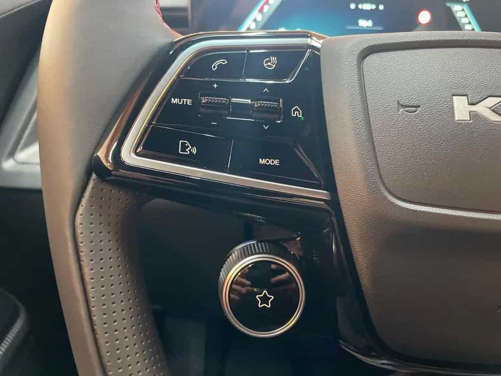 KGM Actyon 1.5 LUX Automatik /4WD/Allrad zweifarbig null-photo-18