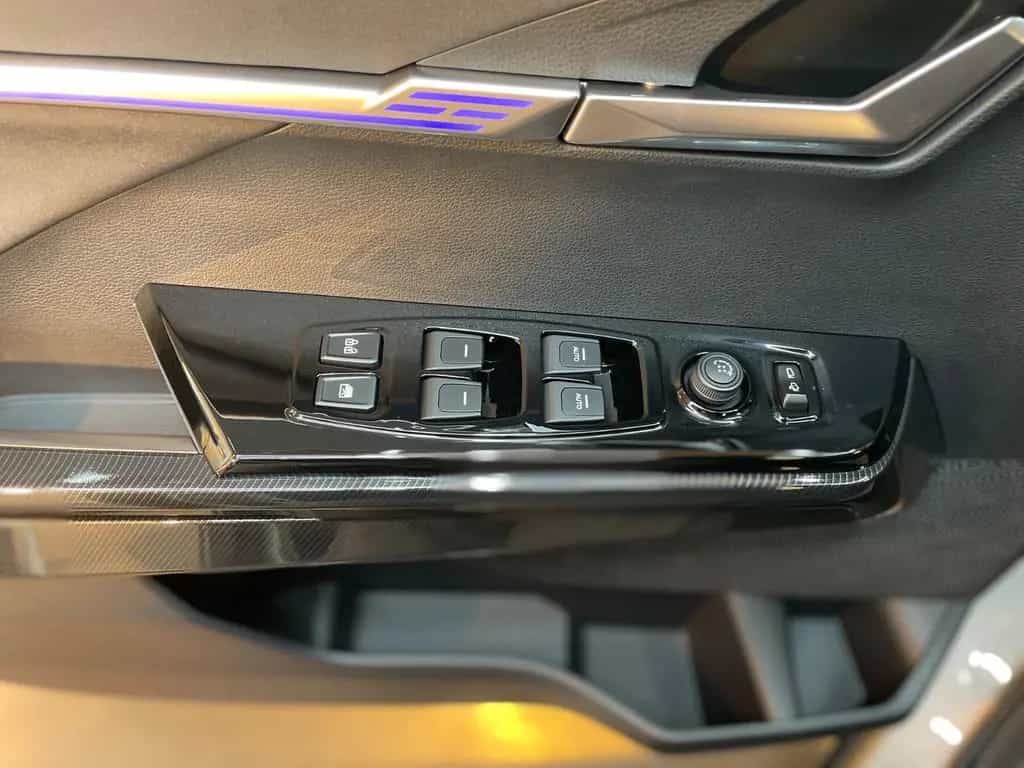 KGM Actyon 1.5 LUX Automatik /4WD/Allrad zweifarbig null-photo-31