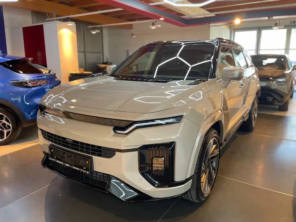KGM Actyon 1.5 LUX Automatik /4WD/Allrad zweifarbig null-photo-32