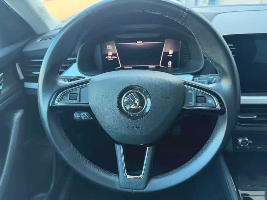 Skoda Scala Drive 125 LED Navi SHZ Kamera DSG 06/2020-photo-9