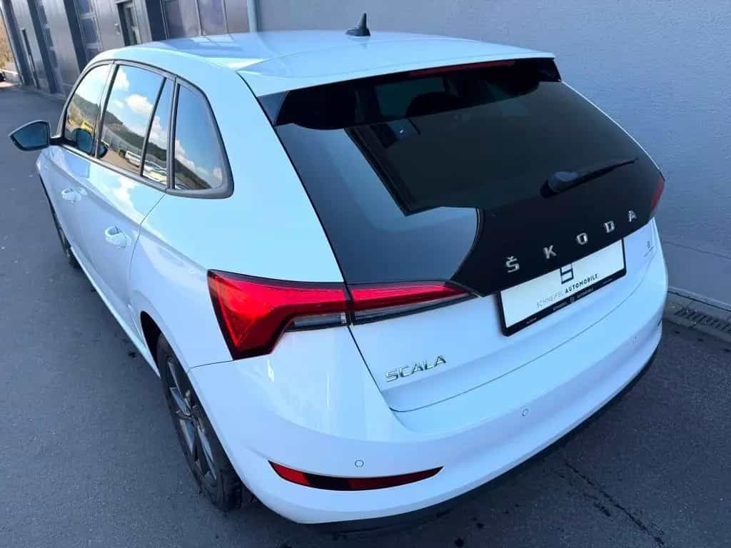 Skoda Scala Drive 125 LED Navi SHZ Kamera DSG 06/2020-photo-3