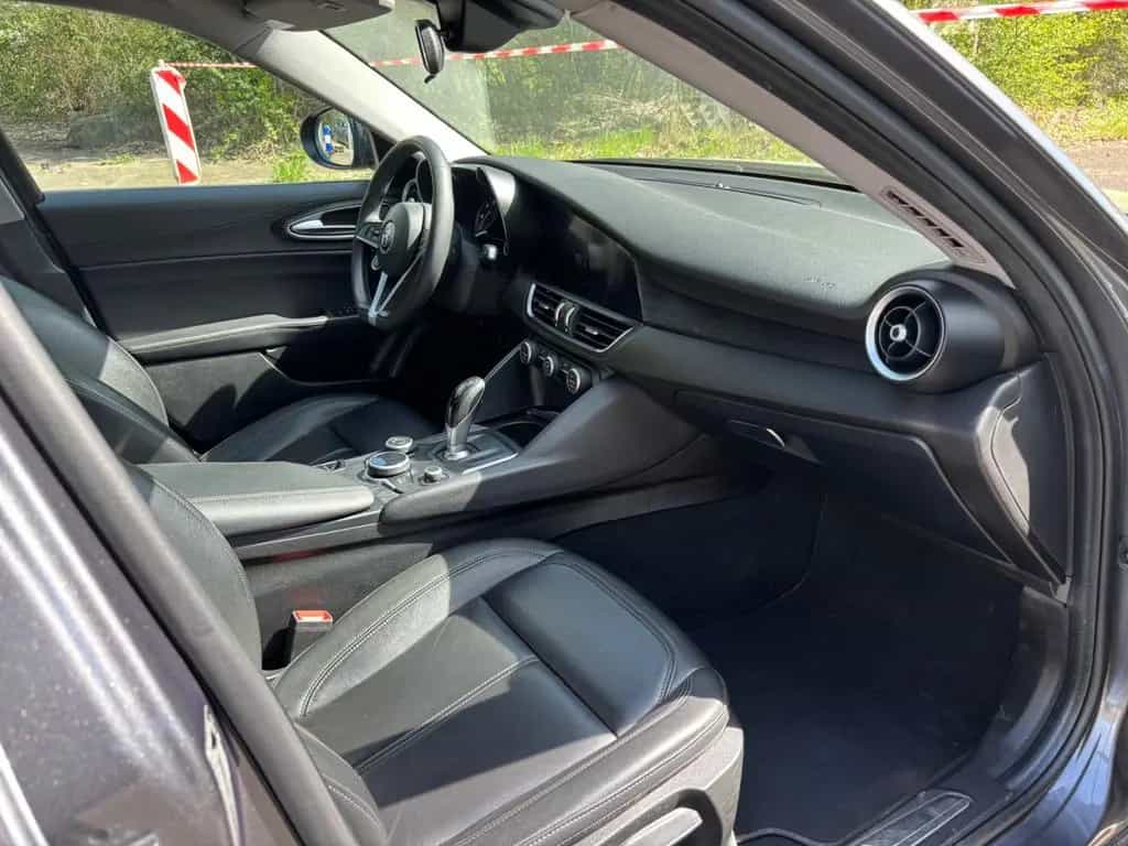 Alfa Romeo Giulia 2.2 Diesel 16V 118 kW AT8 Navi Acc 06/2019-photo-13