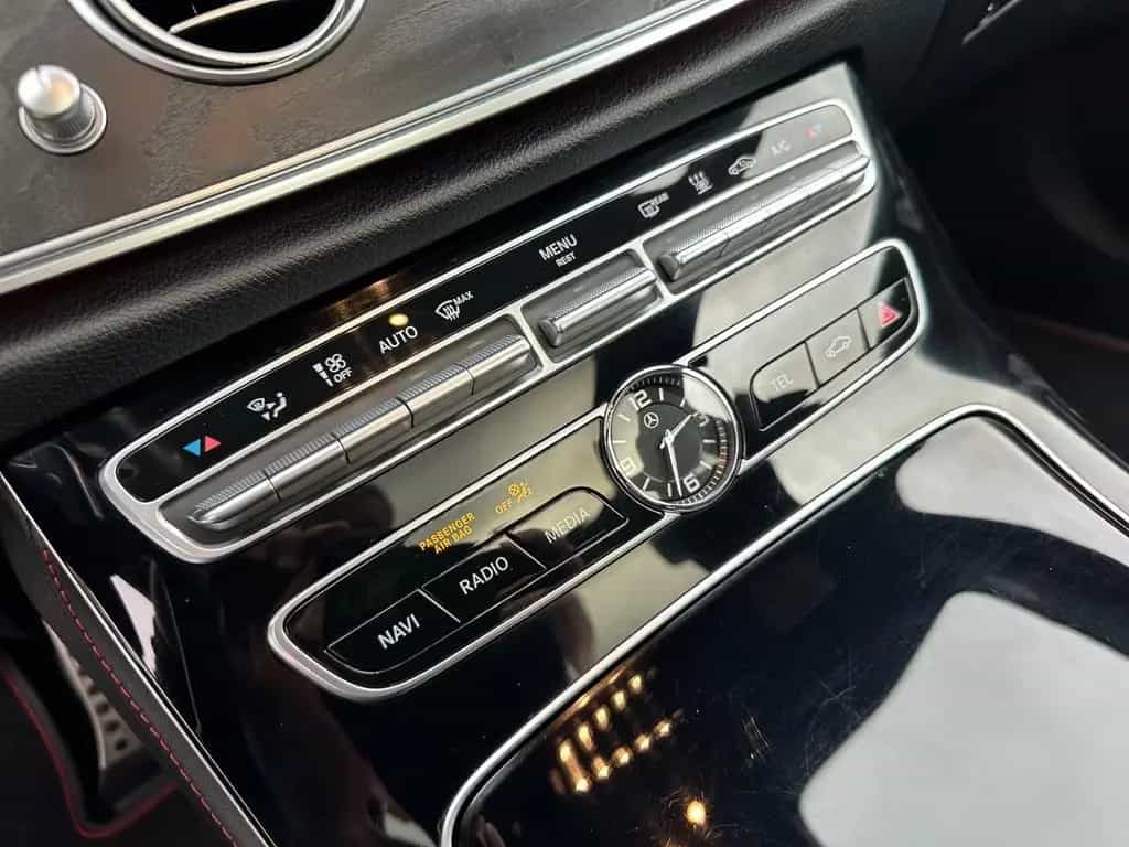 Mercedes-Benz E-Class 43 AMG T 4M Distr HUD Pano 360° Sitzbelüf AHK 08/2017-photo-32