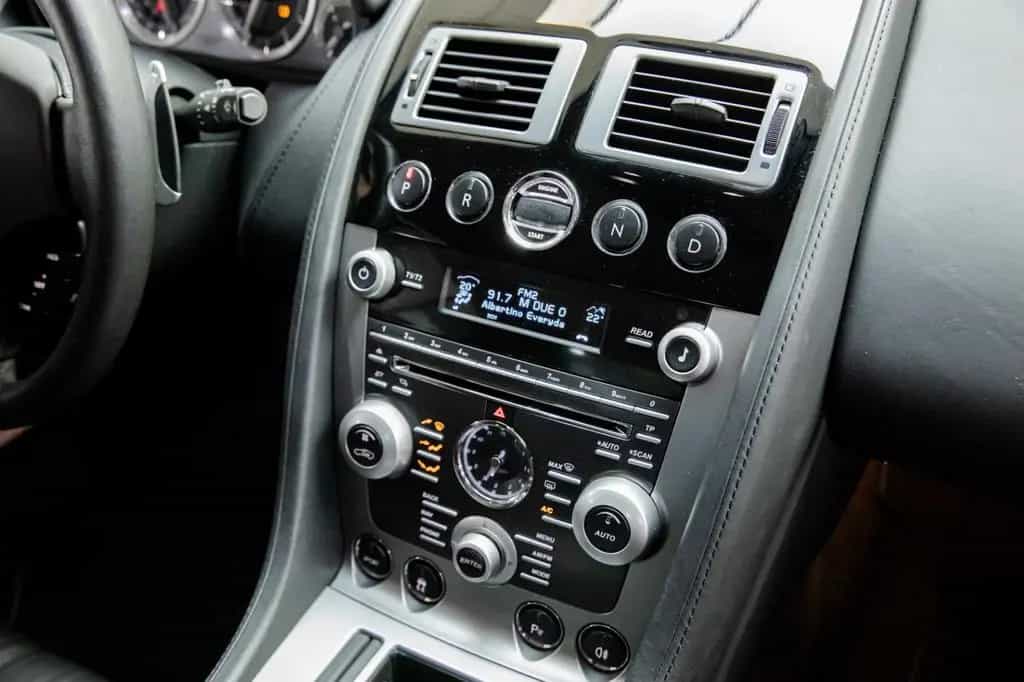 Aston Martin DB9 V12 - Full AM Service 06/2009-photo-10