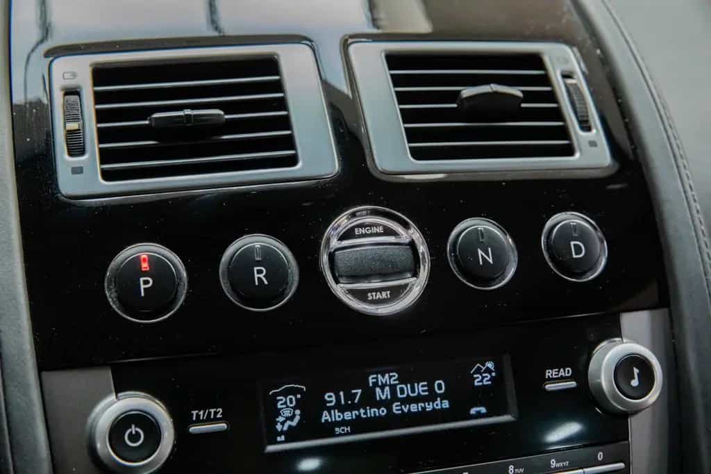 Aston Martin DB9 V12 - Full AM Service 06/2009-photo-16
