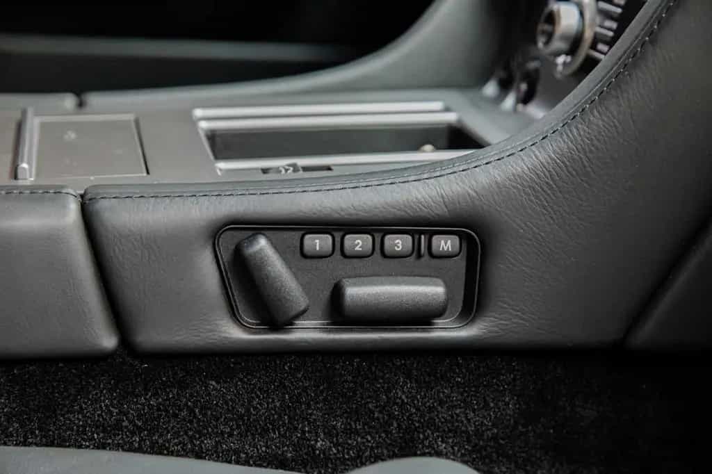 Aston Martin DB9 V12 - Full AM Service 06/2009-photo-19