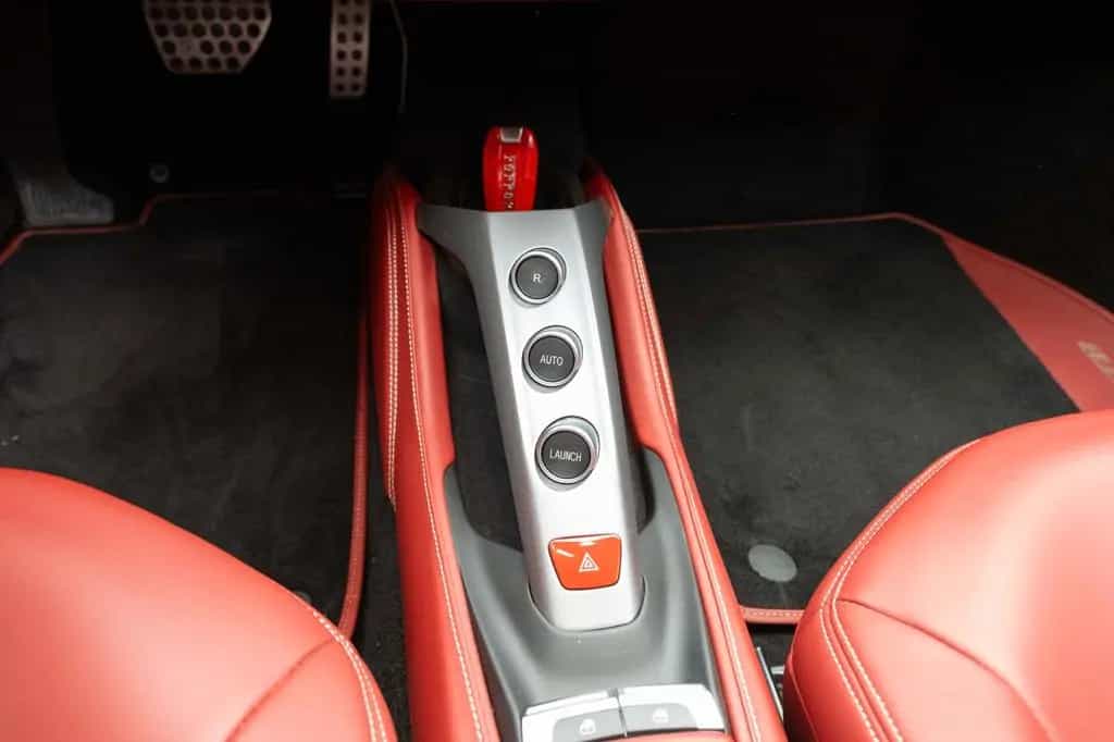 Ferrari 488 GTB LIFT JBL Camera Daytona Seats 05/2018-photo-14