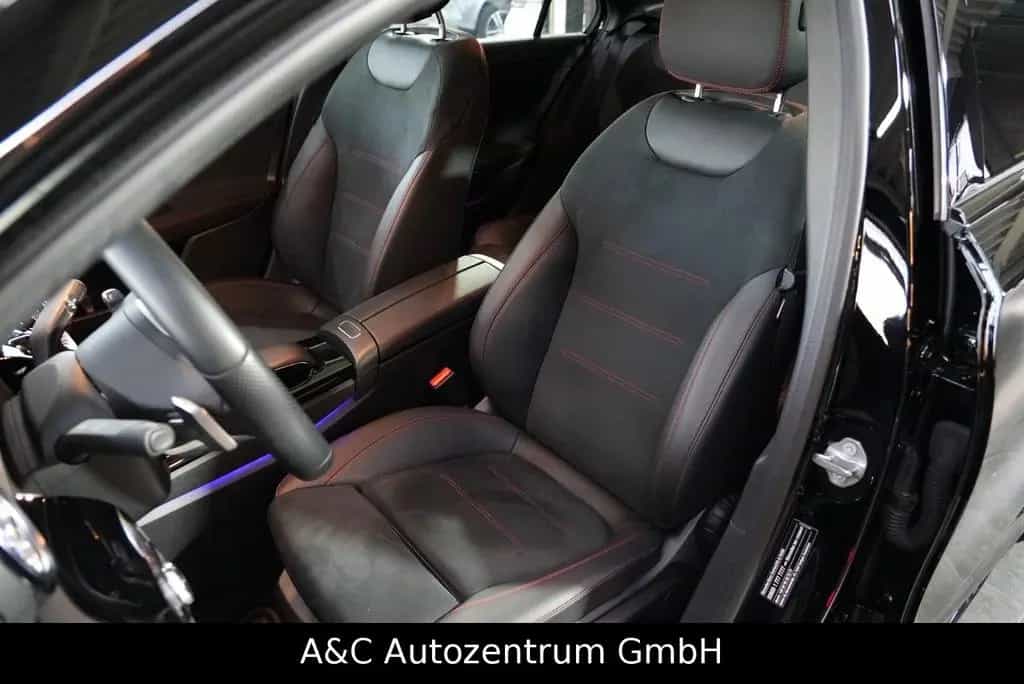 Mercedes-Benz A-Class 200 Limousine AMG Line 07/2019-photo-11