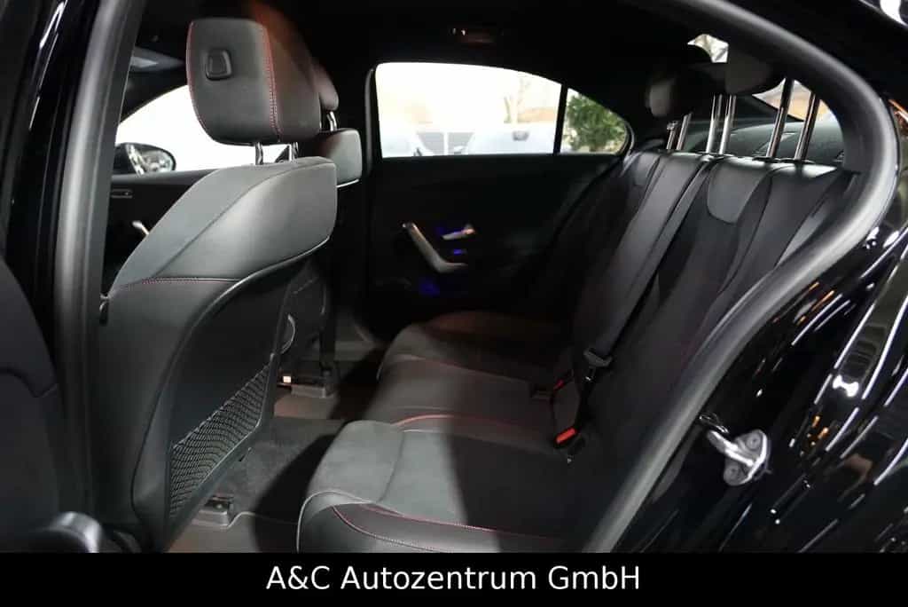 Mercedes-Benz A-Class 200 Limousine AMG Line 07/2019-photo-12