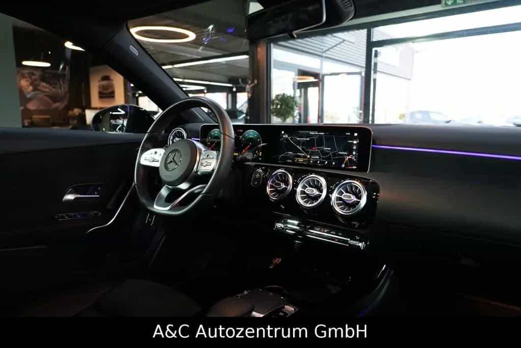 Mercedes-Benz A-Class 200 Limousine AMG Line 07/2019-photo-16