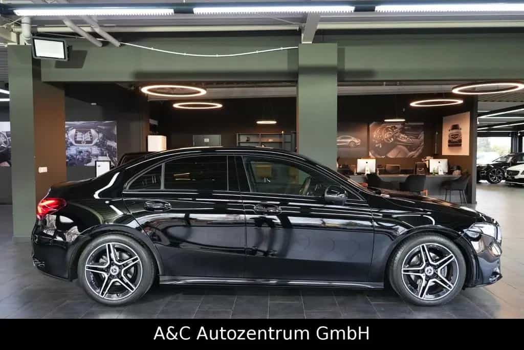 Mercedes-Benz A-Class 200 Limousine AMG Line 07/2019-photo-7