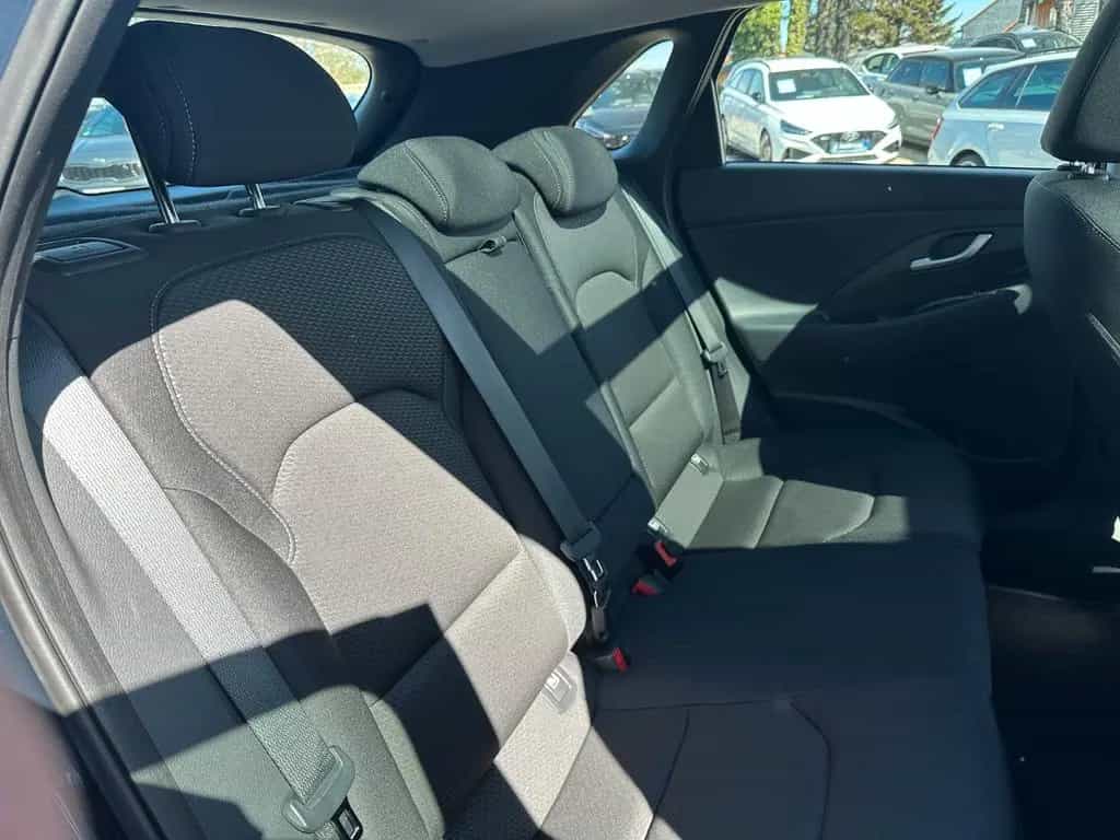 Hyundai i30 1.4 T-GDI DCT Trend , LED,Digital,Navi...... 08/2017-photo-11