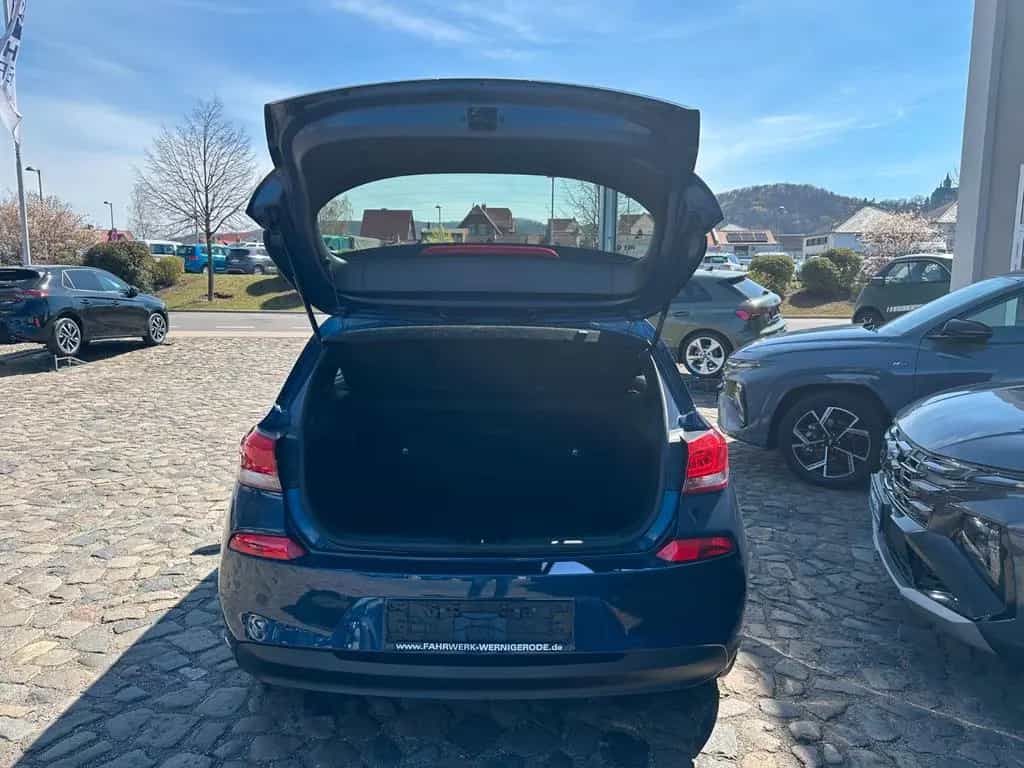 Hyundai i30 1.4 T-GDI DCT Trend , LED,Digital,Navi...... 08/2017-photo-12