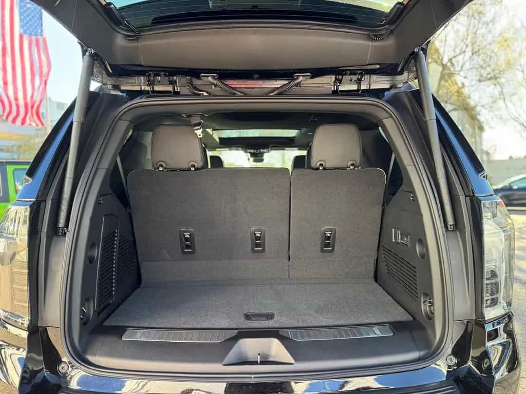 Chevrolet Tahoe 6.2l V8 High Country 24" + Panoramadach null-photo-31