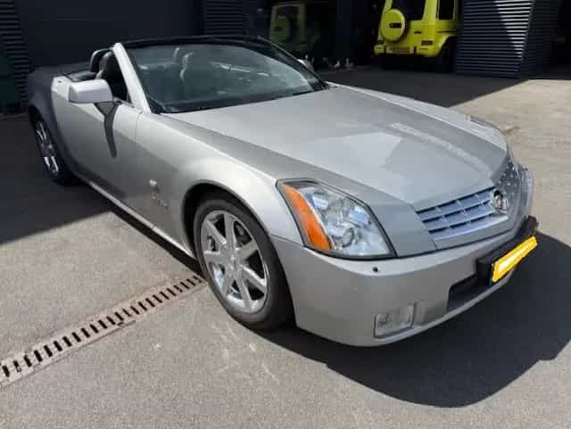 Cadillac XLR 2010 Cadillac XLR 4.6 V8 Convertible 02/2010-photo-2