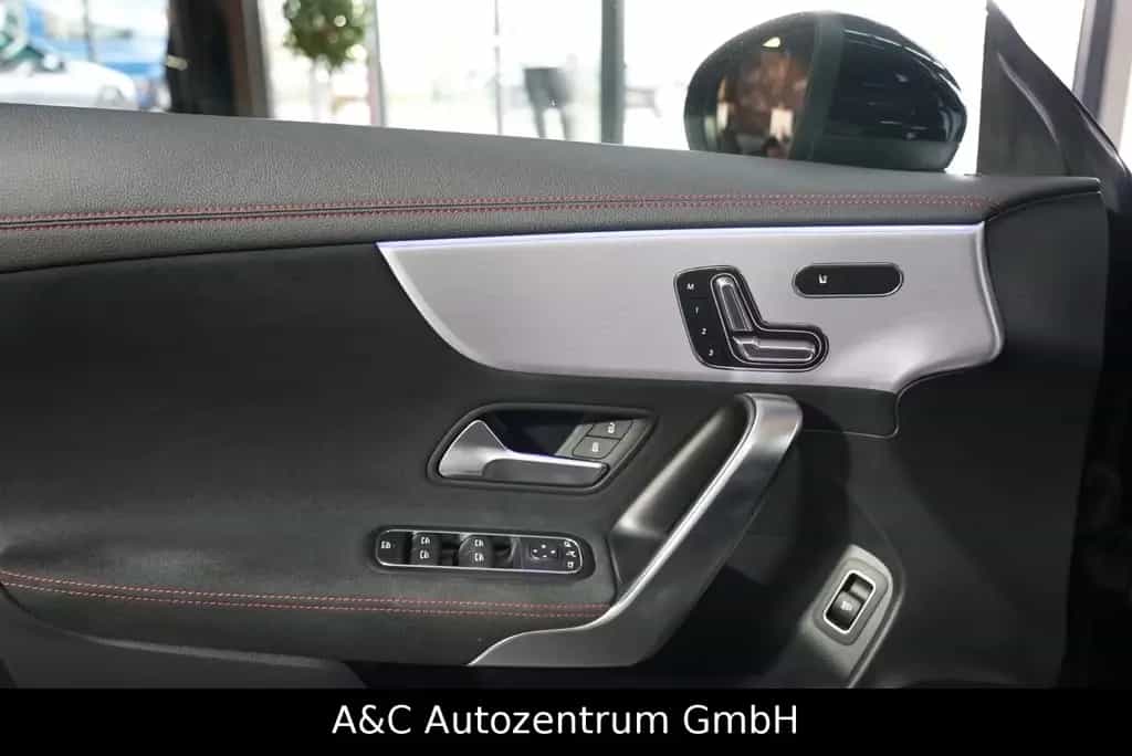 Mercedes-Benz CLA 220 4Matic AMG Line 05/2019-photo-9