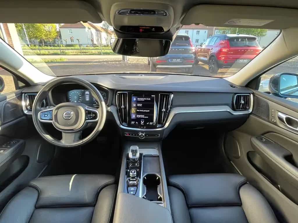 Volvo V60 B4D Inscription Aut. FahrerAss H&K Sound Cam 03/2021-photo-10