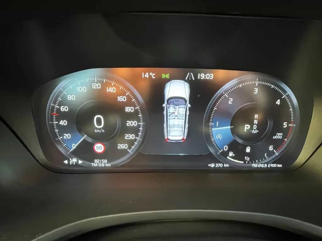 Volvo V60 B4D Inscription Aut. FahrerAss H&K Sound Cam 03/2021-photo-11