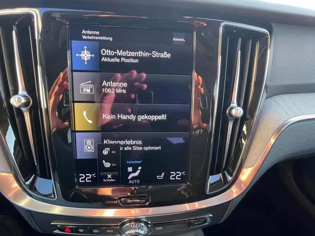 Volvo V60 B4D Inscription Aut. FahrerAss H&K Sound Cam 03/2021-photo-12